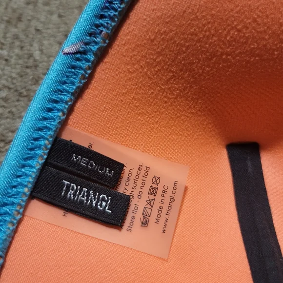 Triangl Medium Baiting Suit Top - Picture 4 of 4